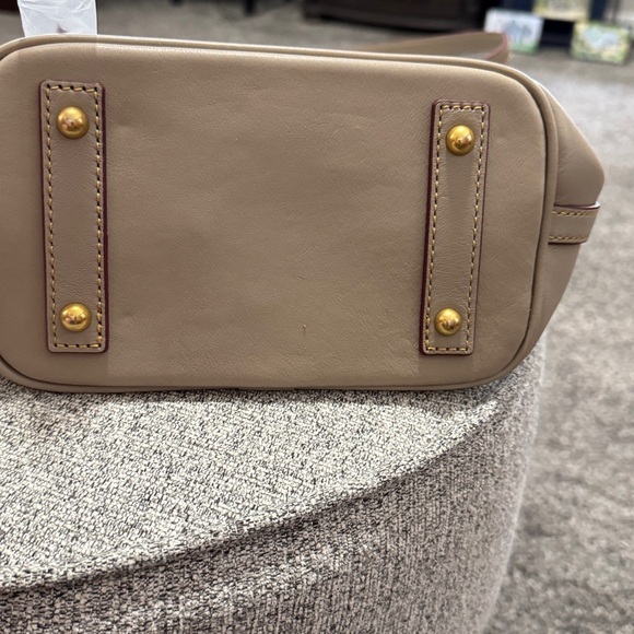 NWT - Dooney & Bourke beautiful Florentine leather - Picture 6 of 13